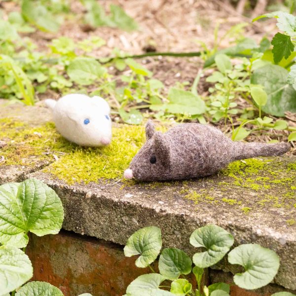 Pounce & Play Wool Toy Brown - Image 2